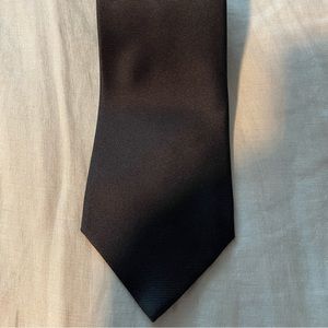Gucci tie very elegant dark Navy blue.